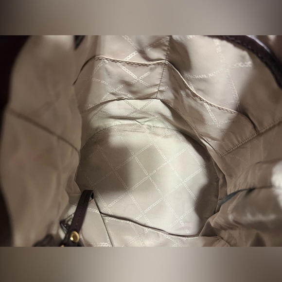 Michael Kors Brooke Bucket Bag - Picture 7 of 10